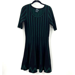 Gabby Style Black Dark Green Striped Short Sleeve Sweater Dress Pleated Medium